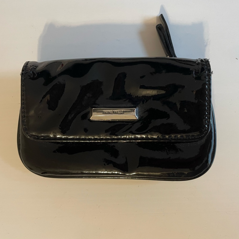 Nine West Women’s shinny black wallet
